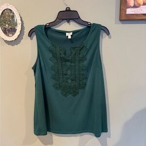 DRESSBARN Green Sleeveless Top with Lace Detail